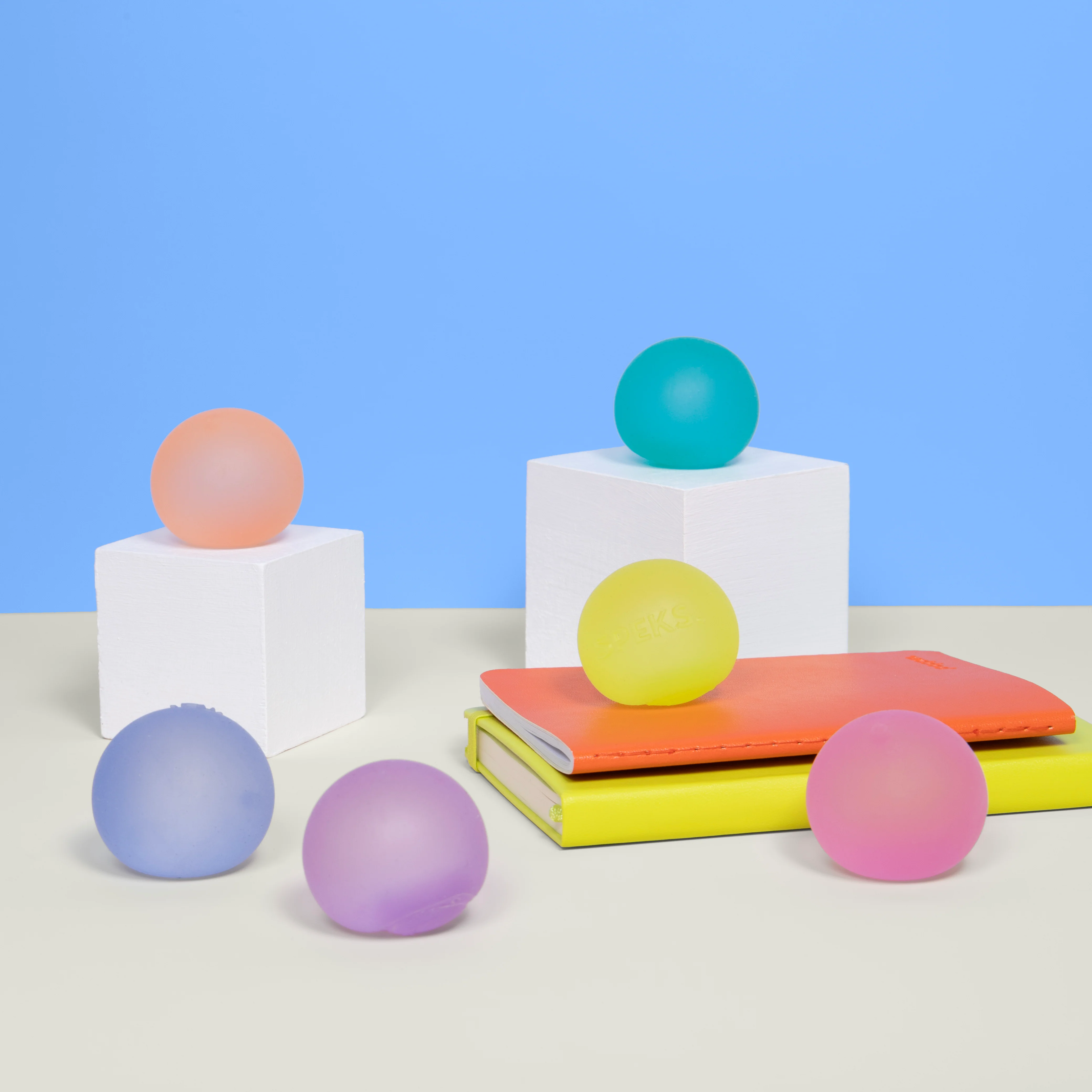 Gump Mini Multi Colour Packs - The Memory Gel Stress Ball and Loop - Image 3